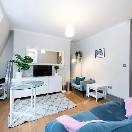 Stylish 2 Bedroom Flat In Fitzrovia